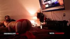 播放 Mi hijastra llega bien caliente de la univergenus sidad la pequeña puta laobigo a que tenga lenceria