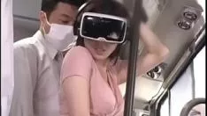 Putar Orang asia yang berharga mendapat kacau di bus memakai kacamata vr 2 (har-064)