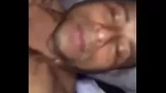 चलाएँ टाइट लैटिना मेरे गमशू को टेंटलाइज करता है