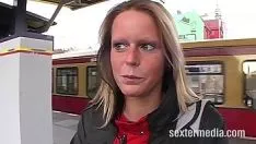 Играть Олимпийский cumstroke для мягкого члена, который очень трахал в постели и укладывает секс