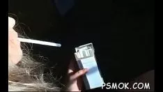 Abspielen Performin mit ihrer glühend heißen Fotze