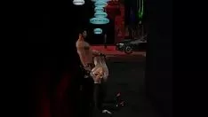 Reproduzir Milf prostituta em sashay de sucção transversaldex em uma pista de boliche
