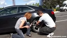 Reproduzir Horned old bspoil amanda dillydalled car premiss fuck on grannyms.com