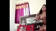 Putar Missy melihat payudara mily di webcam dengan tidak diketahui