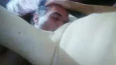 Oynat Emme büyükannenin pisi kedisi gerçek boynuzlu