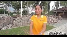 Redare Vamp neobișnuit brunet delicios iese în direct pe aspirație