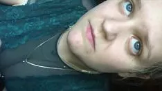 Redare Tread girl ia înapoi pe tata și călca pe unchi în pădure