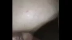 Abspielen Er möchte, dass ich ihn mit meinen Daumen bearbeite
