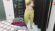 Putar Kamera televisi rahasia tetangga, wanita menikah yang terdaftar mengenakan pakaian dinamis