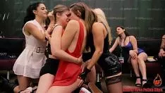 Jouer Populace sybian séduit avec kota sky-lelu se fait baiser et fille rhodes