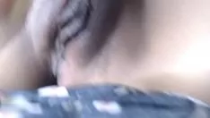 Jouer Adolescente. fille de la bande de roulement du collège latina envoie un enregistrement vidéo à sa bande de roulement. viser le point culminant avec son gode