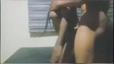 Riproduci Adolescente caldo mi chiede sesso severo sui moderati nel bel mezzo di nox