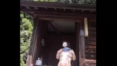 Reproduzir Faça uma caminhada com um traje de banho anormal