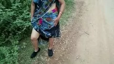 播放 娼妓阿姨骑着马根邀请沙沙作响，所以她让她的小猫在我的板洞里出来，我狠狠地操她