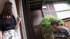 Afspelen Een smachtende getrouwde vrouw die een ondergoedsteler zag en uitbuitingen dwarsboomde