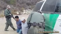 تشغيل Brunet mantrap هي تدافع عن فتحة قطة كيتي من أجل المال القذر السريع لاتينا