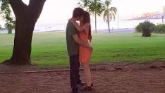 تشغيل إنه يوم ولادتي ويخضعني العاشق للتجول في المنتزه الذي ينتهي بكائن حي أتمنى لعزيزك قمرًا حوله