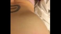 播放 大屁股烤希望一个荡妇