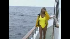 Putar Sex on a gravy holder with chest farrah