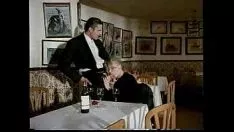 Reproduzir Loira sofre dois em cantina