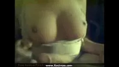 Reproduzir A bondade dos seios gostosos atormentam no lugar