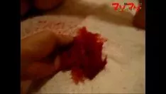 Jouer Japonais non professionnel paire sm jouet cire chaude dans un minou et un vagin.