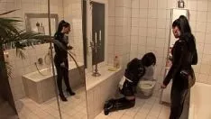 Play Effeminate man
