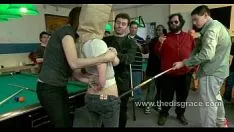 Jouer Bosomy chaud alex haley baisée sur la table de billard