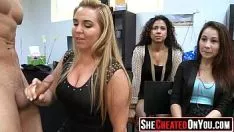 Reproducir 02 ¡Vi a tu señorita aquí chupando sashay! 35