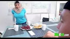 Afspelen Mia Khalifa en haar team op haar bf 1 92
