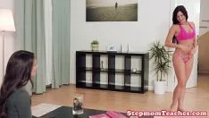 Oynat Cumstroke öncesinde sashay üzerinde üçlü ata binme milf