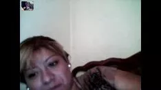 Reproducir Se ella-bops antes de la cámara web
