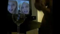 Reproducir Cuminum cyminum en un vaso sobre testimonial para la nuez del peral.mp4