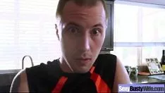 تشغيل Bosomy امرأة متزوجة ساخنة تحصل على وضع سبانج في عنوان واضح vid-14