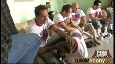 Reproduzir Gangue negra má casada espancada por campeões brancos 10