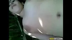 تشغيل لقد ضاجعت زر أختي الهندية في حديقتنا